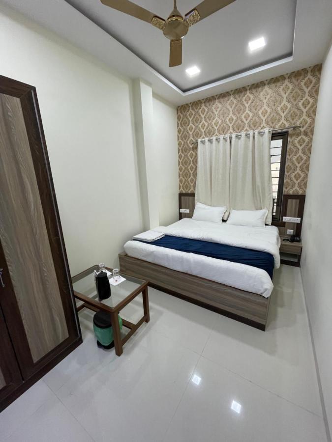 The Royal Palace Hotel Gorakhpur Extérieur photo